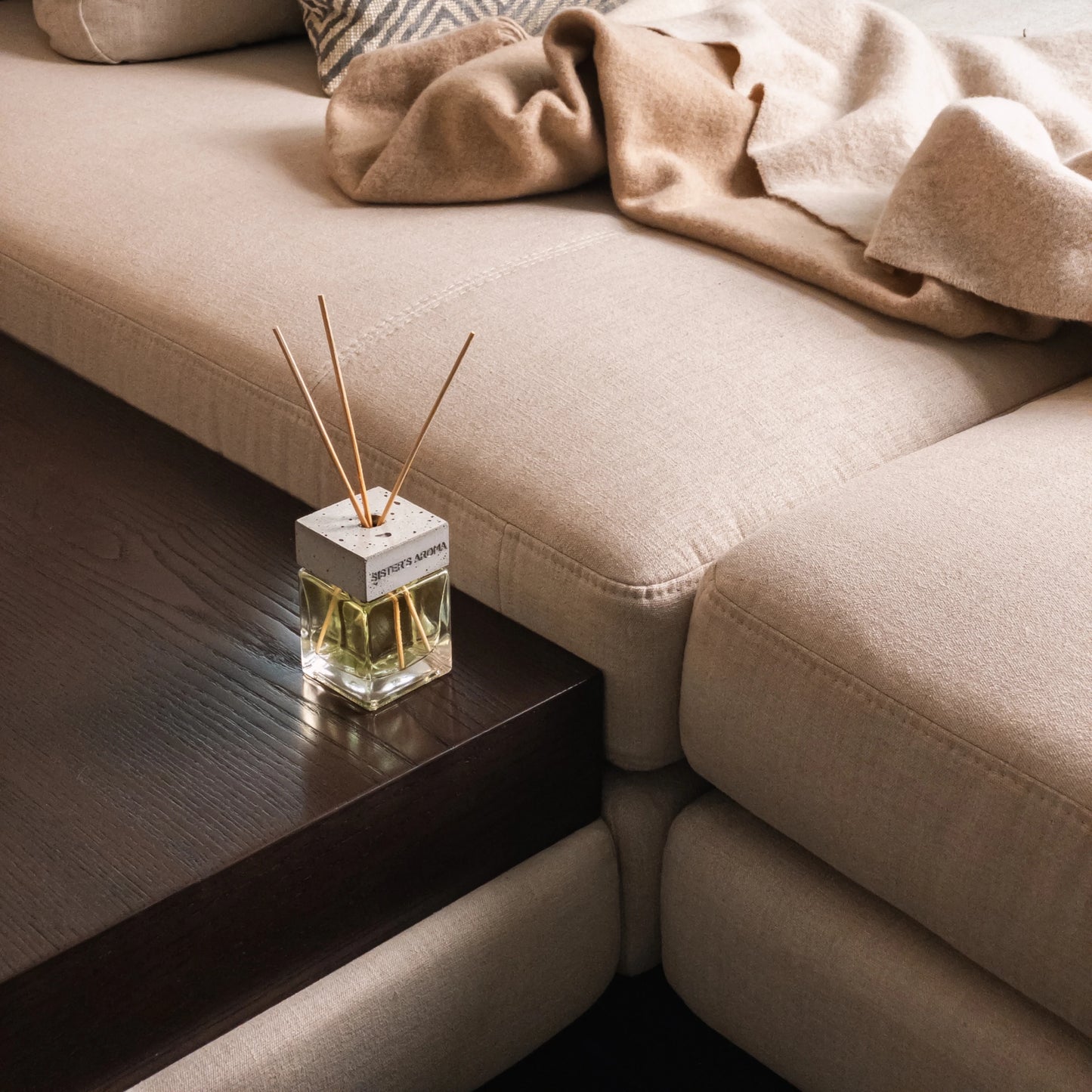 HOME FRAGRANCE | PEAR, MUSK AND FREESIA