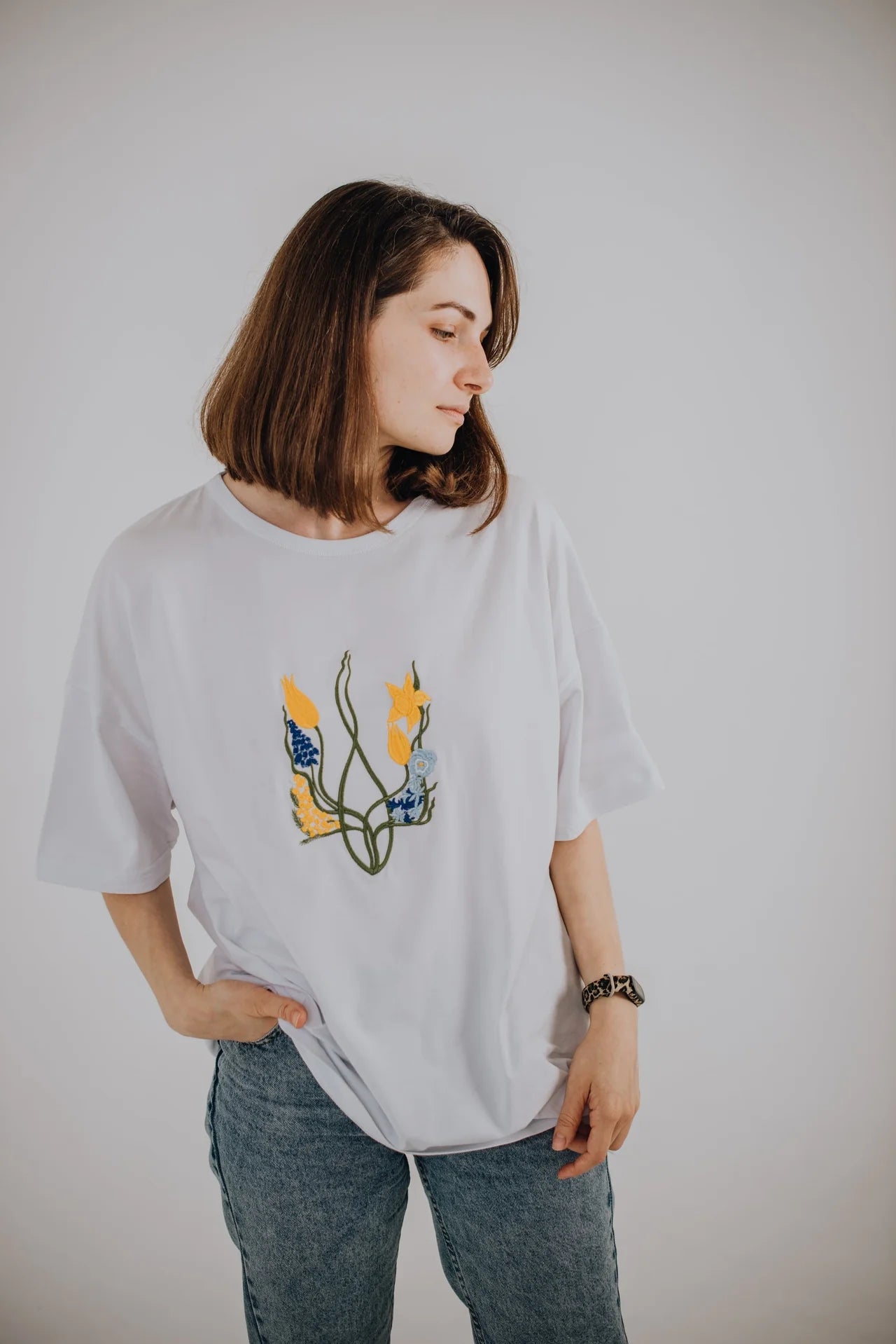 Футболка "Квітучий тризуб" Oversize (по центру)