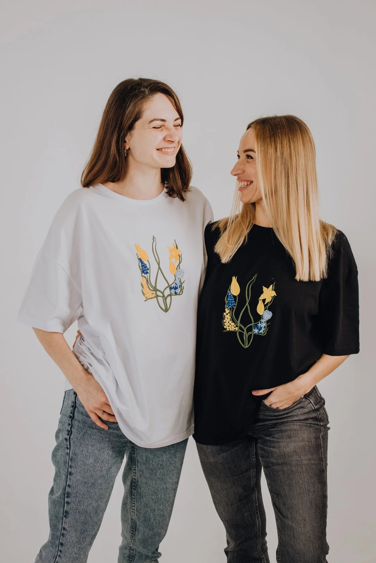 Футболка "Квітучий тризуб" Oversize (по центру)