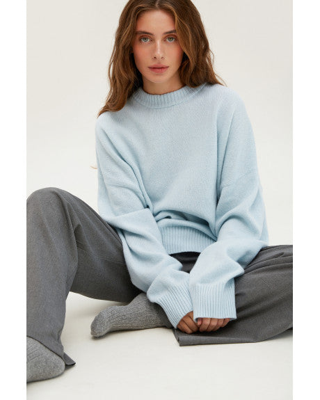 Oversized sweater with a seam on the back