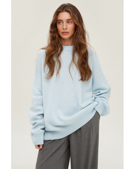 Oversized sweater with a seam on the back