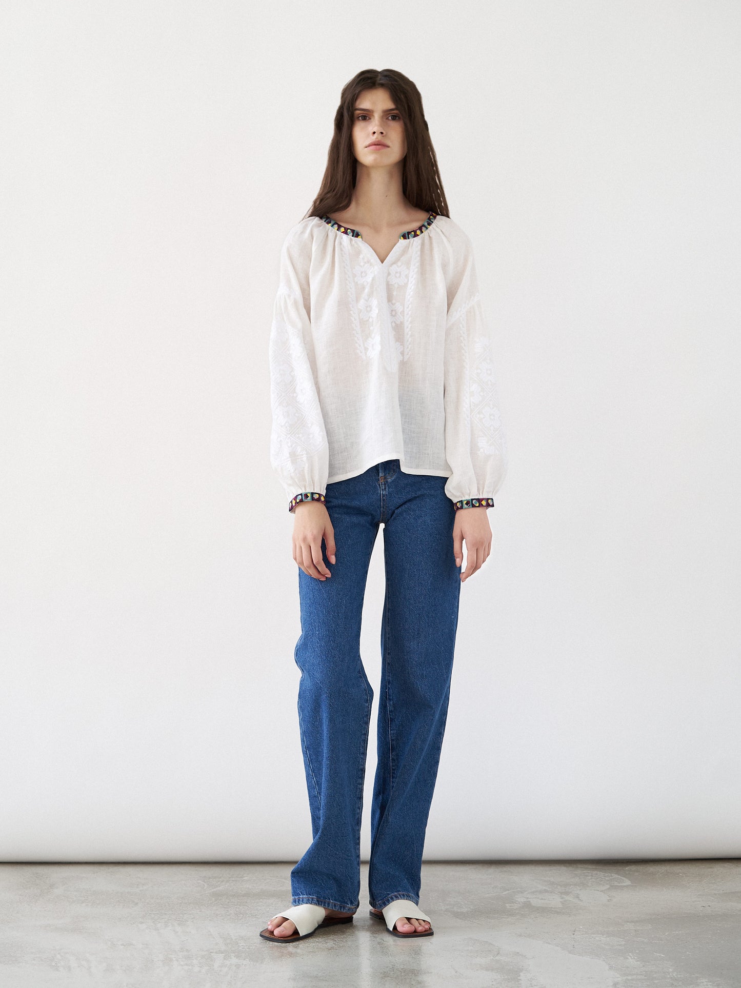 White embroidered shirt Siayvo