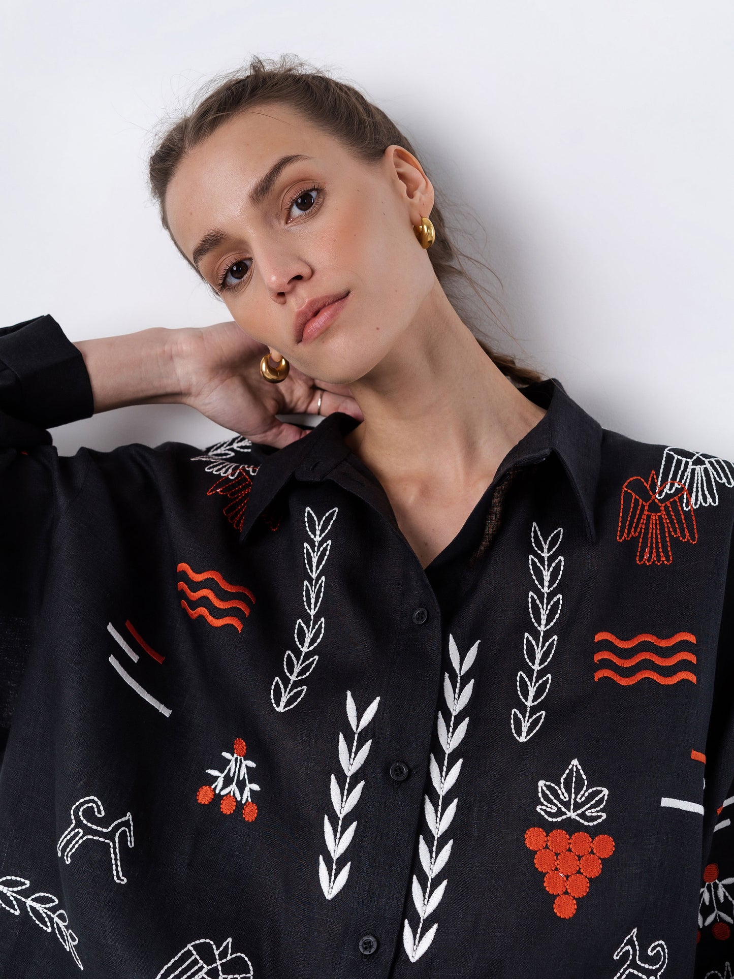 Black linen embroidered shirt SLOVO BLACK