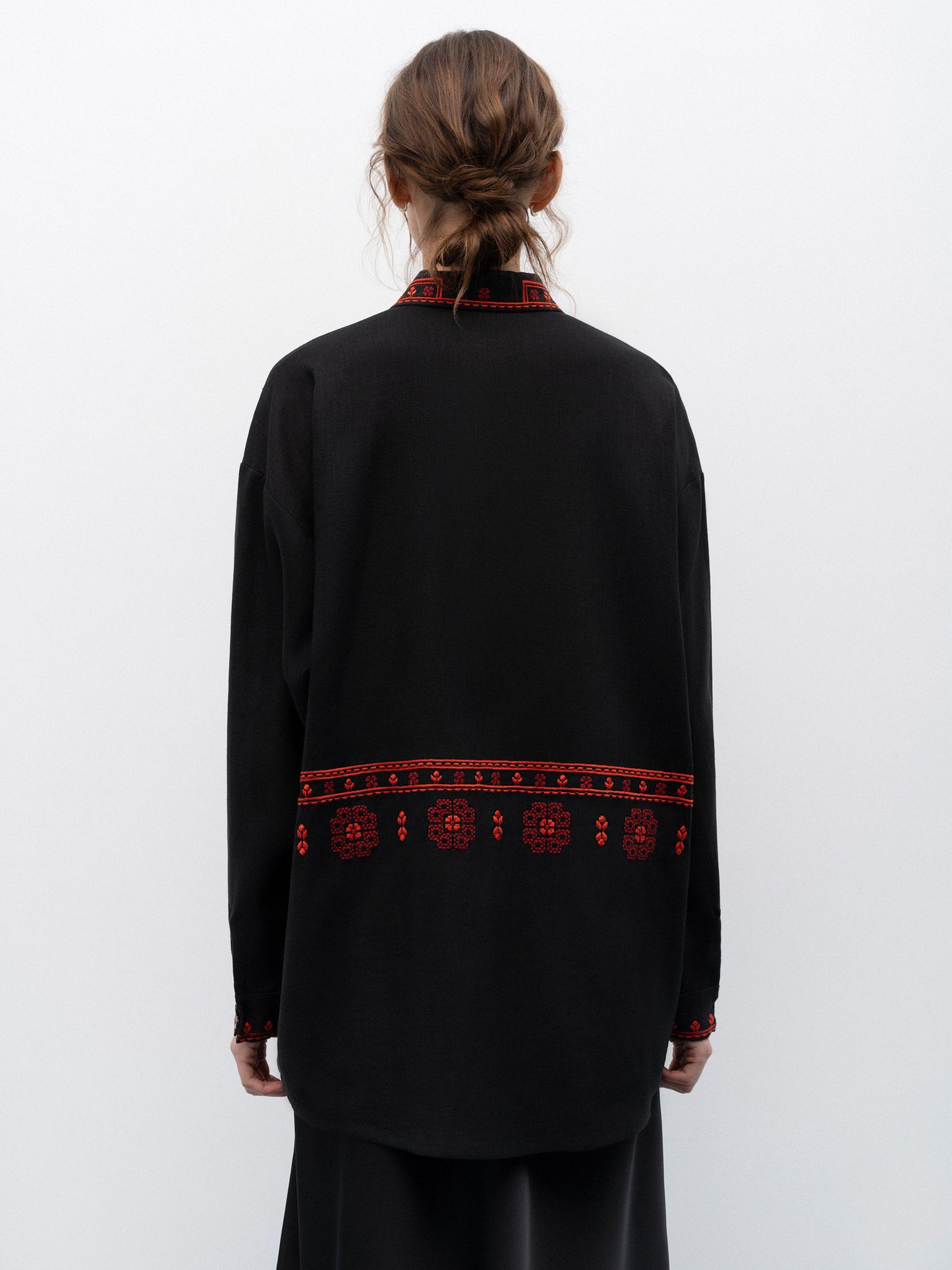 Black linen shirt with an embroidered ornament Nova Khata 1930