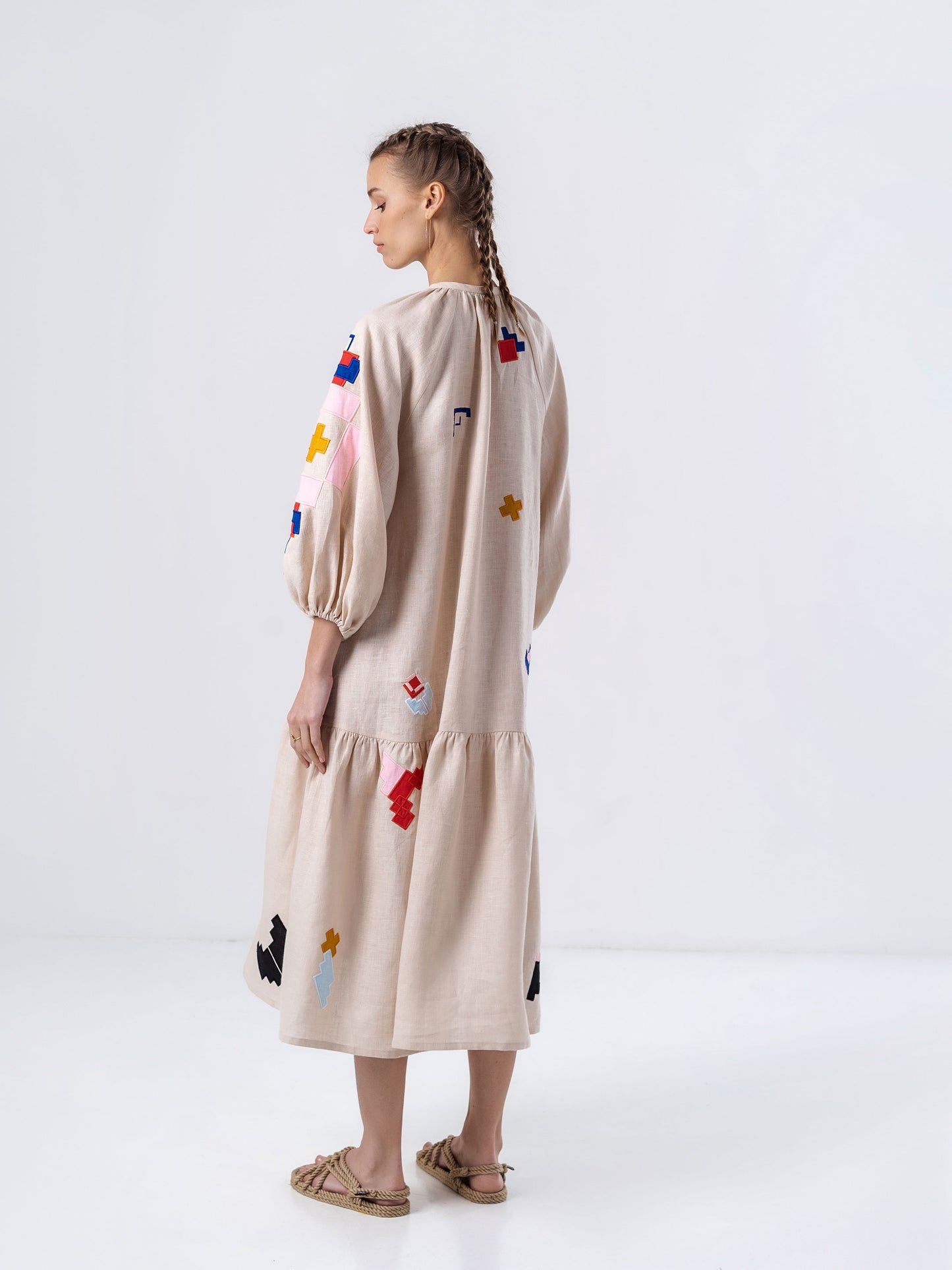 Light linen dress with applique Eva