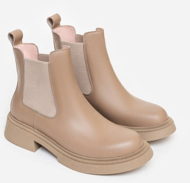 Leather Chelsea Boots (biege)