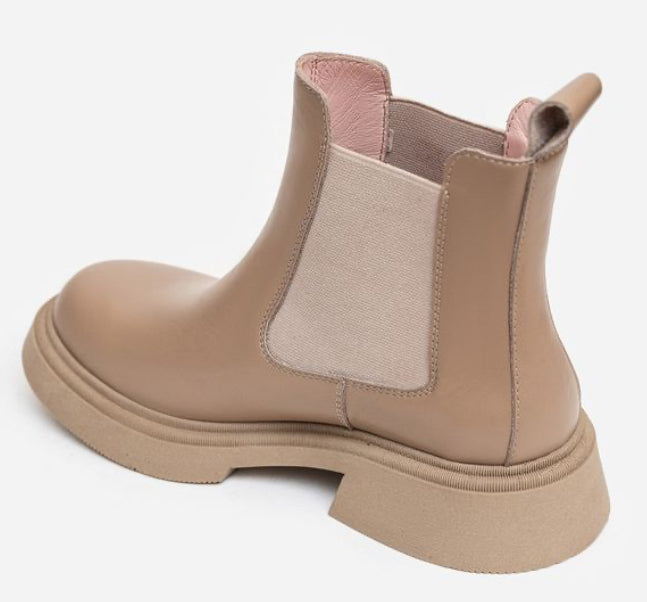 Leather Chelsea Boots (biege)