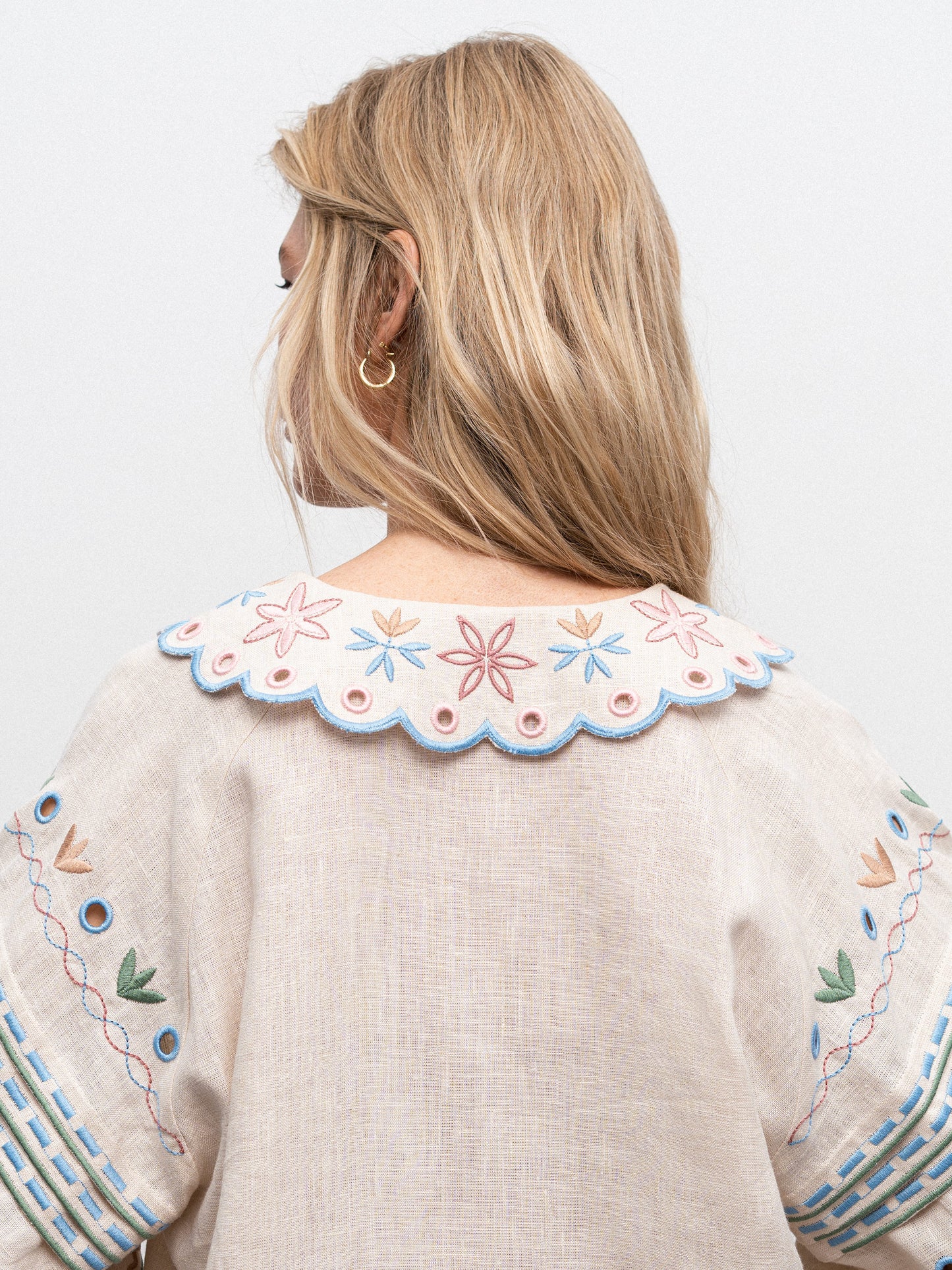 Bandura Beige linen embroidered shirt with a collar