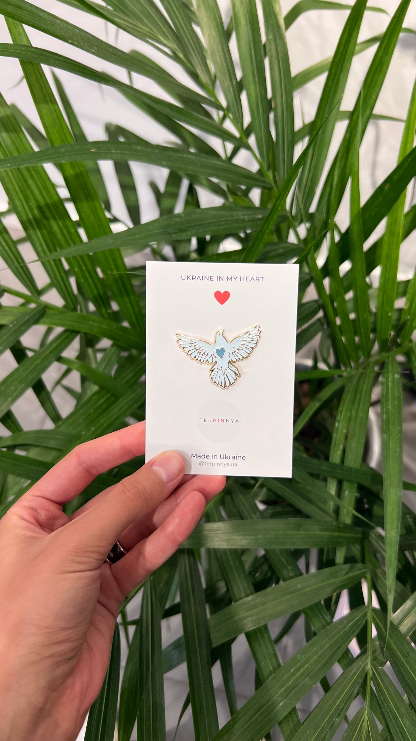 Pin Ukrainian bird (blue)