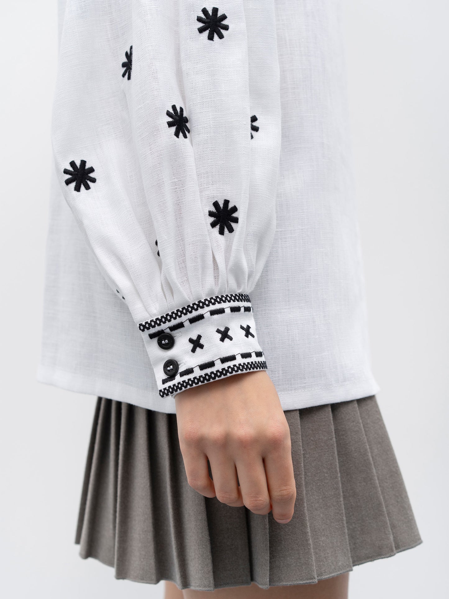 White linen shirt with embroidery Tsvit