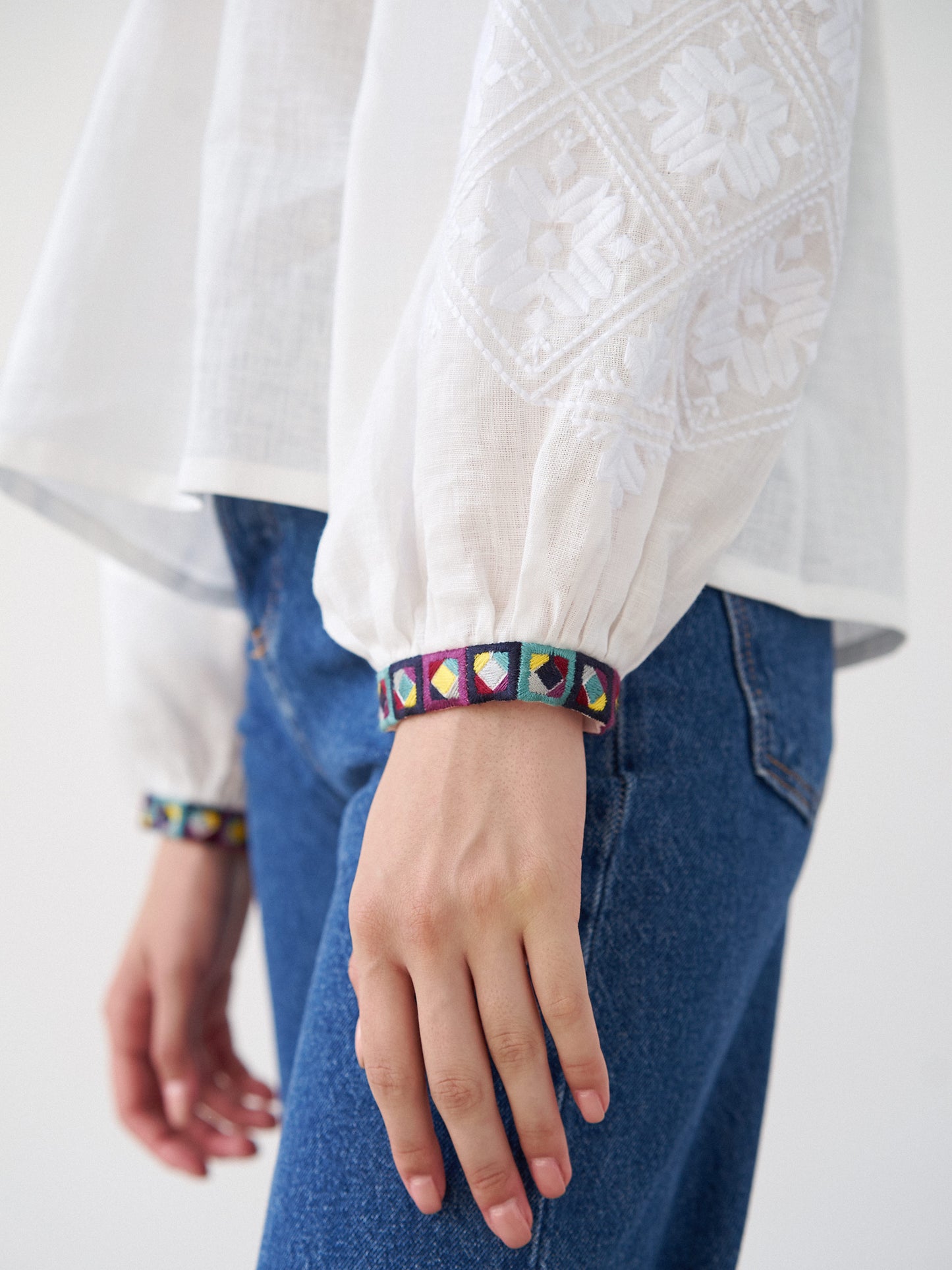 White embroidered shirt Siayvo