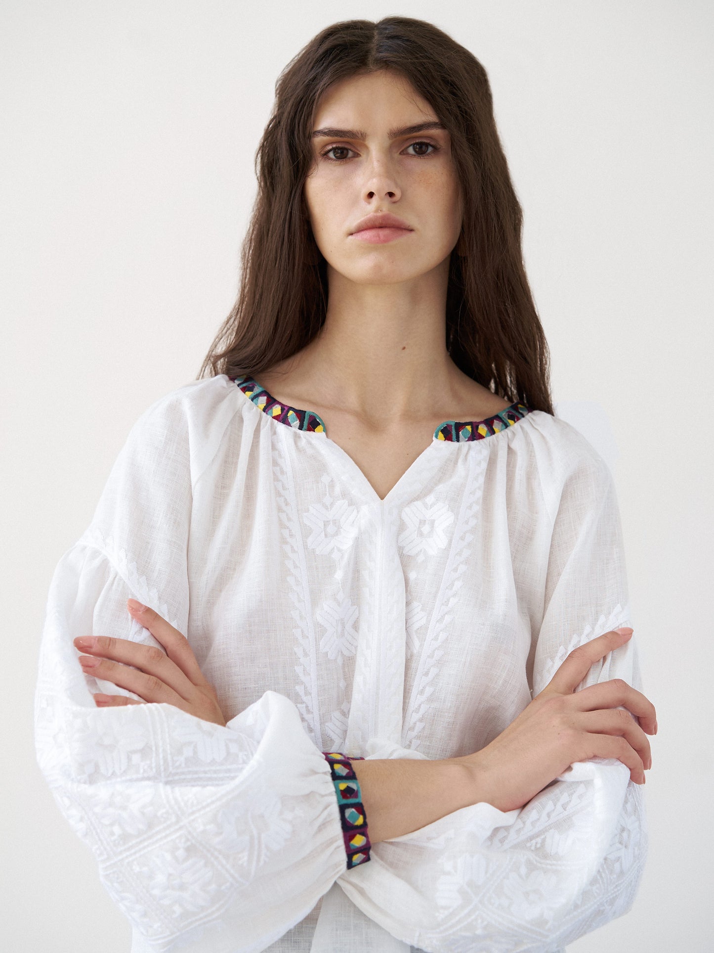 White embroidered shirt Siayvo