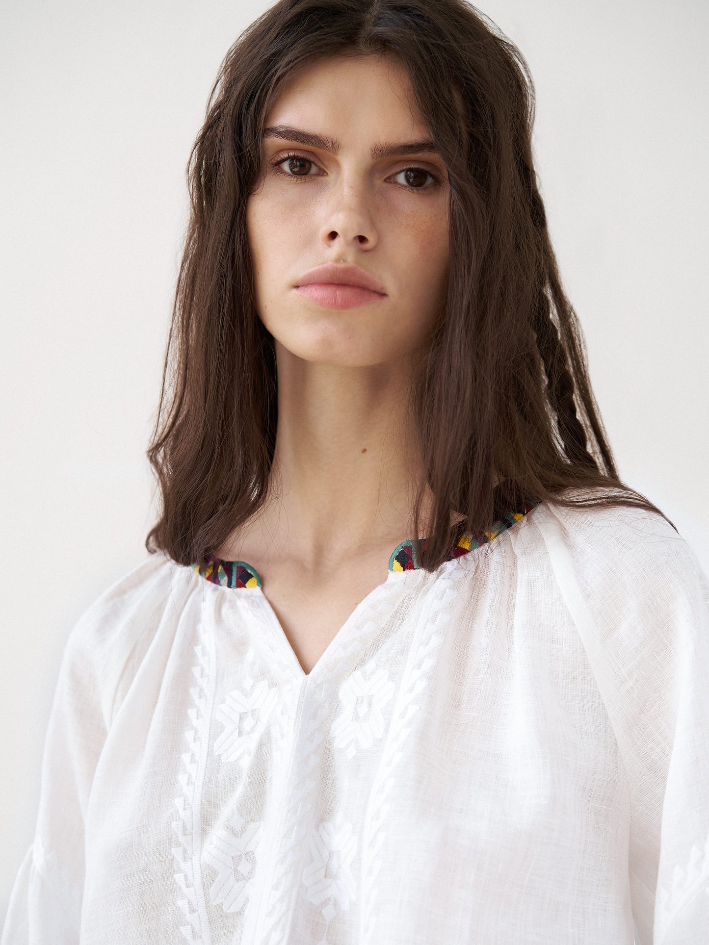 White embroidered shirt Siayvo