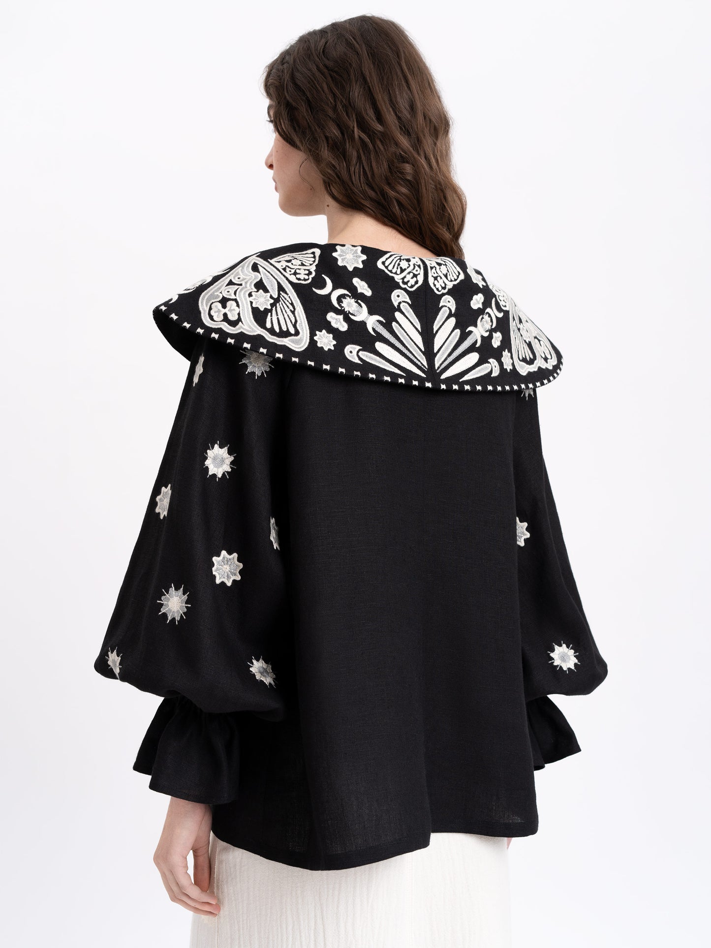 Linen embroidered blouse with a wide collar "Lehit"