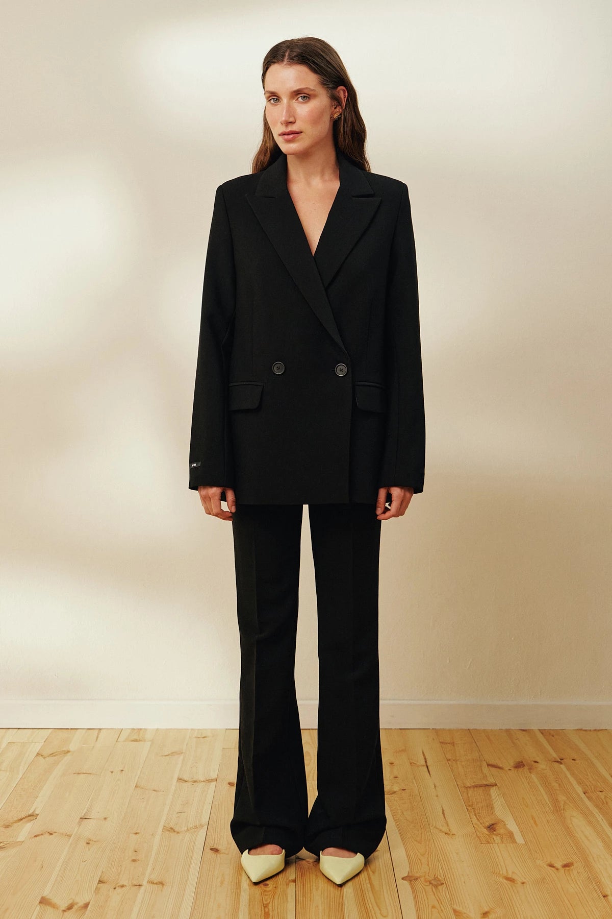 Black double-breasted straight blazer