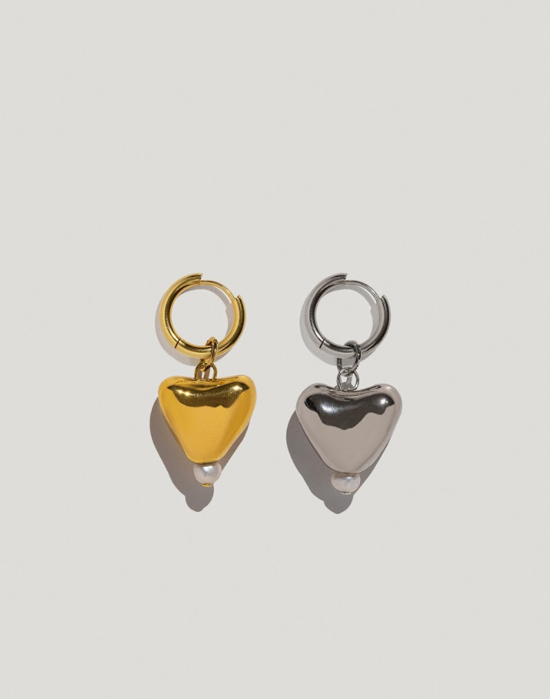 [S K A R B] earring with porcelain platinum plated heart