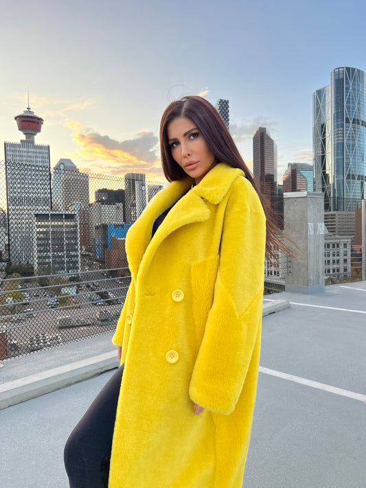 Oversized eco-fur crafted from 100% natural sheep’s wool | Beige, Yellow and Gray