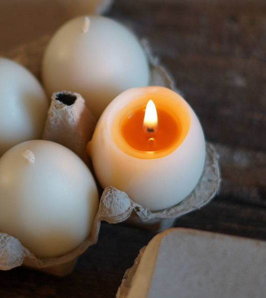 EGGS set of 4 beeswax candles (white)