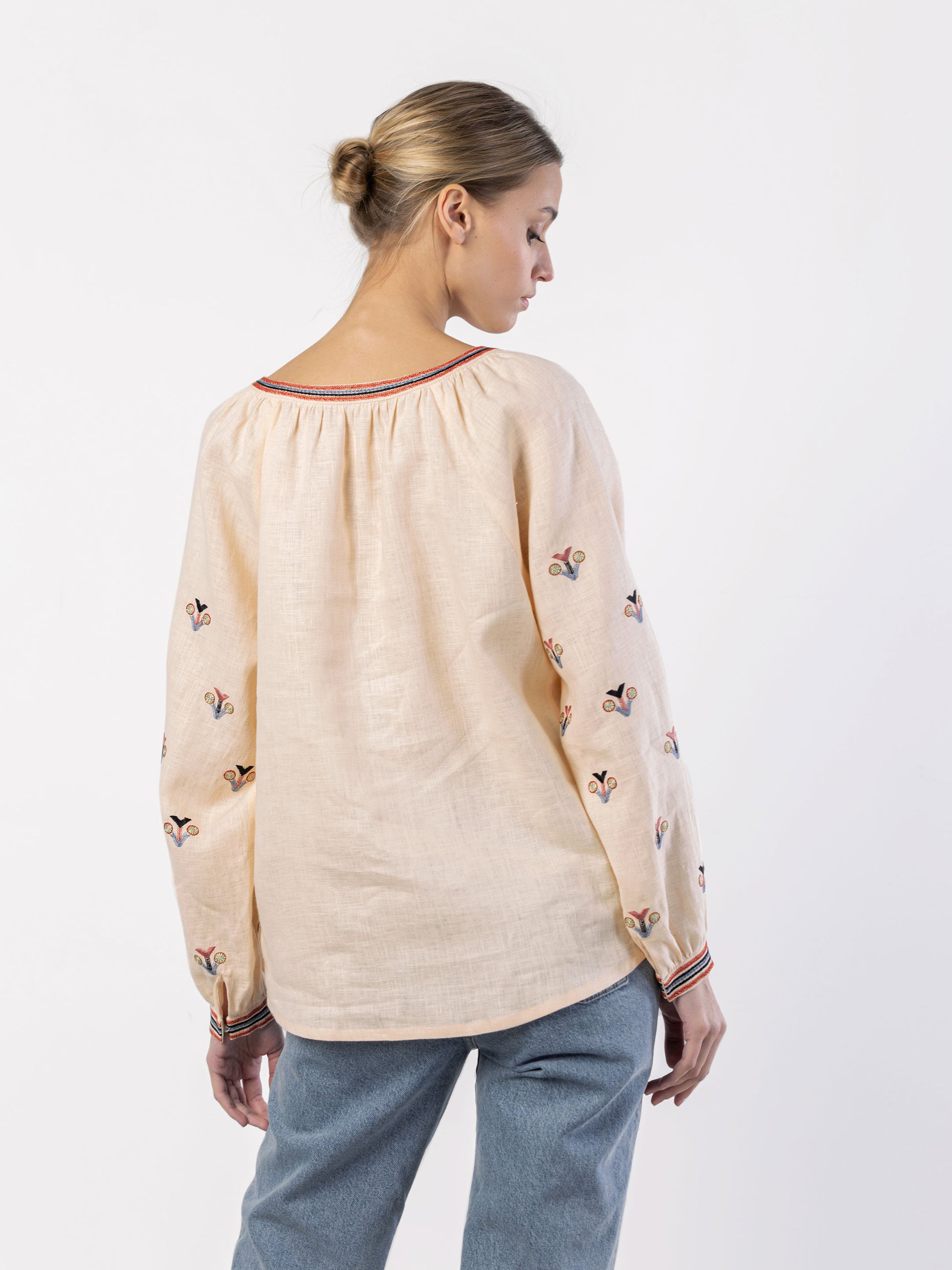 Embroidered shirt in boho style with white linen Bee