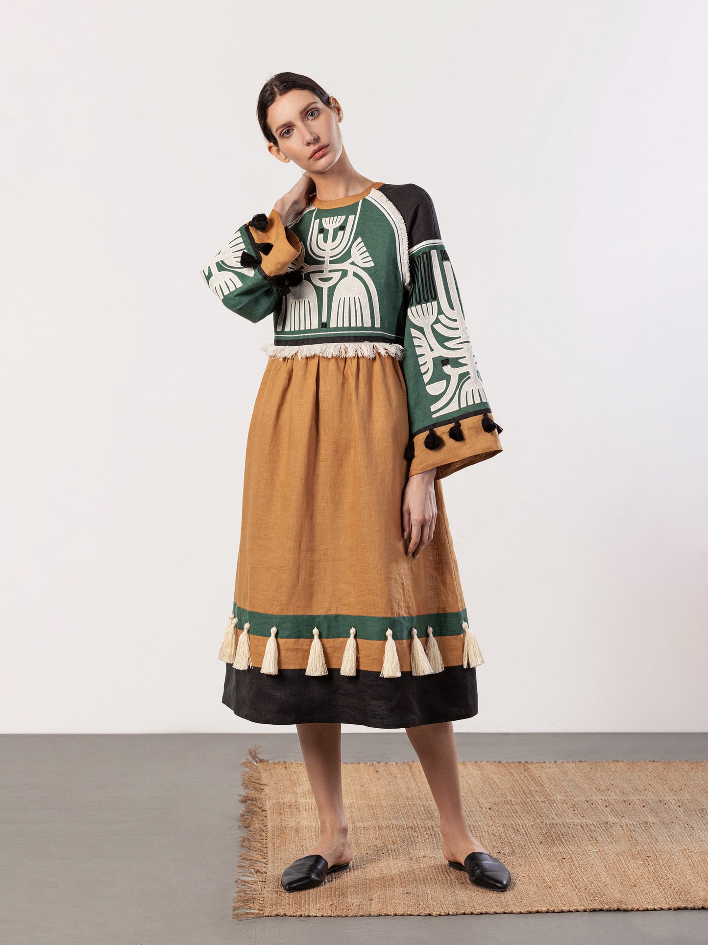 Linen dress with applique Icon Green