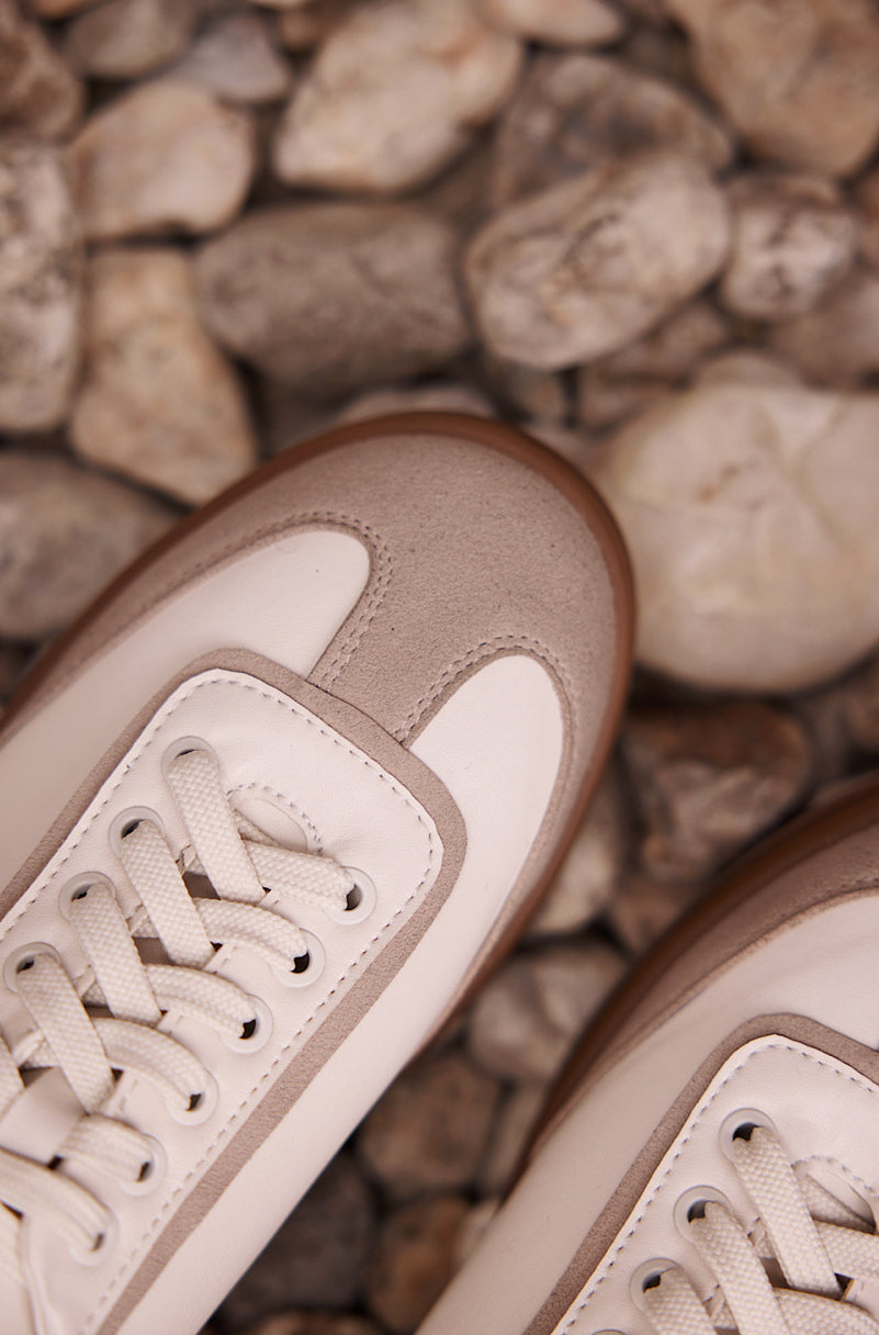 Sneakers Beige