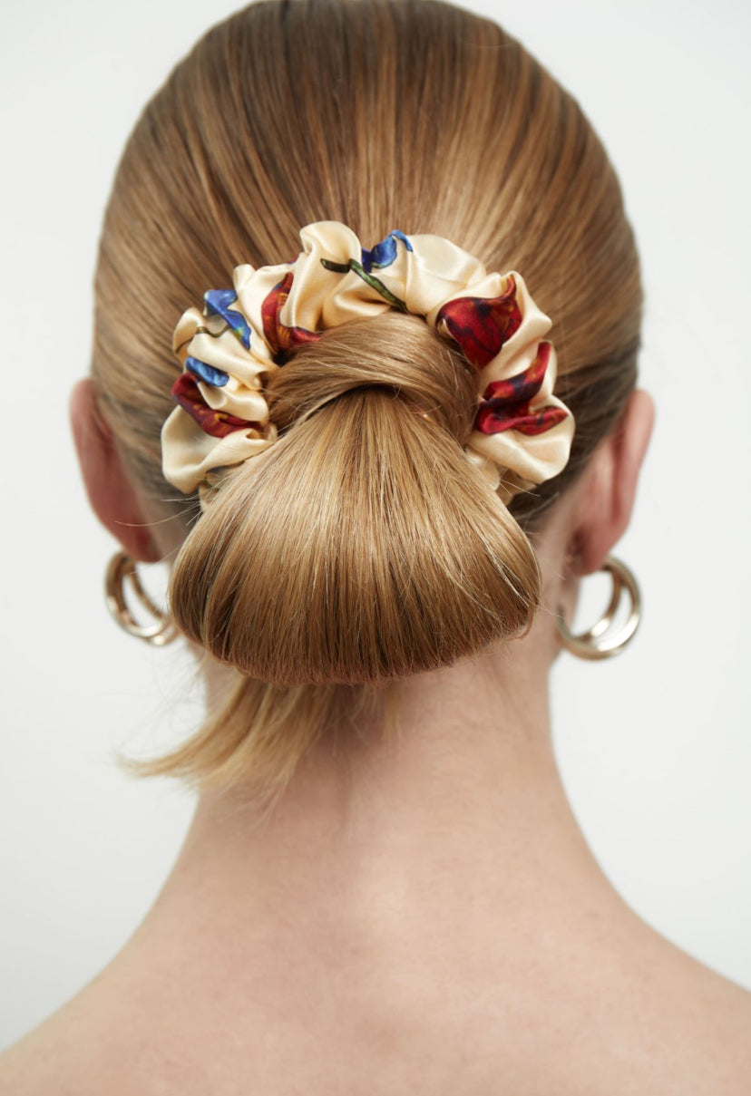 Silk scrunchie “Love”