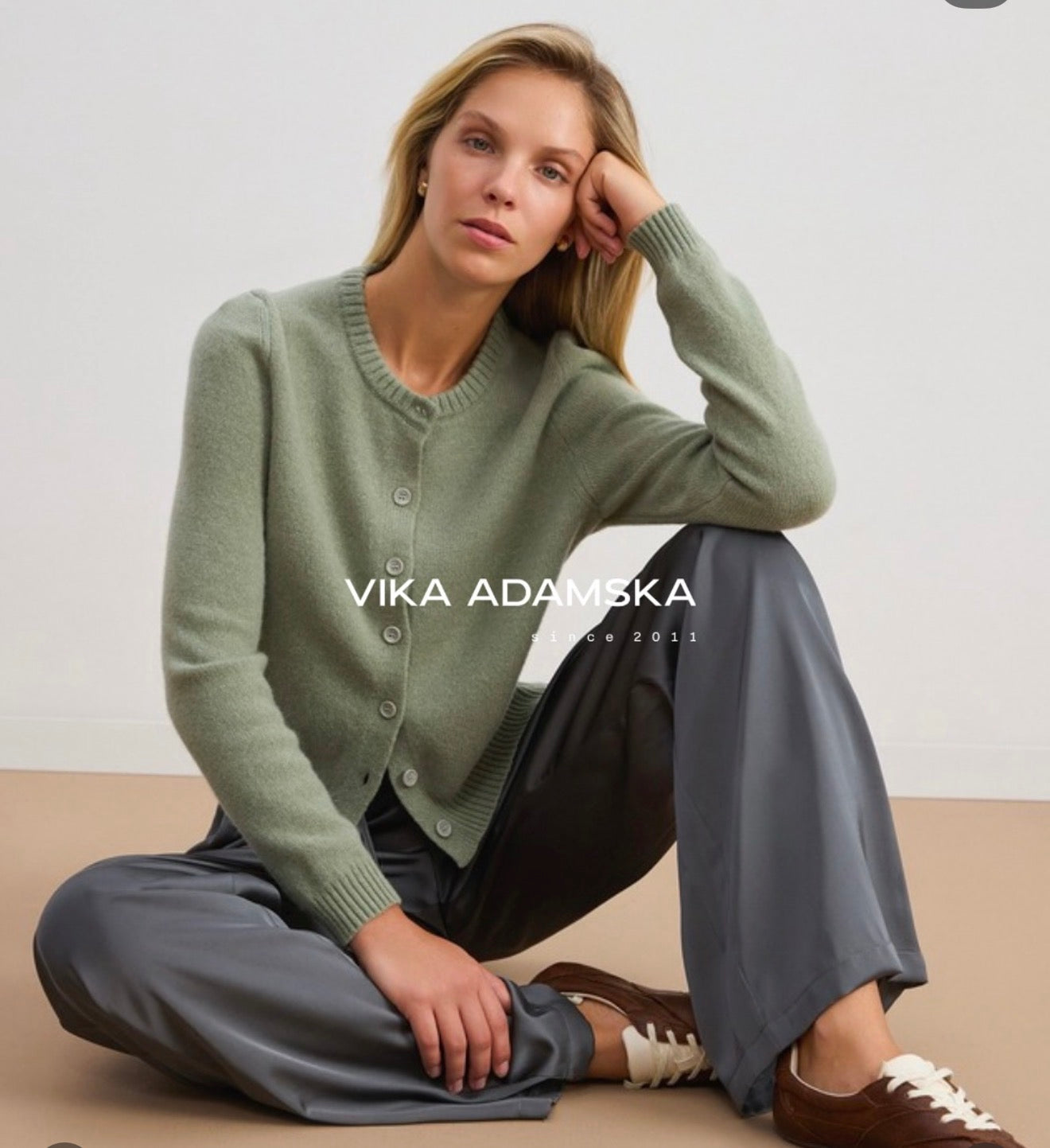 Cropped merino cardigan (Olive)