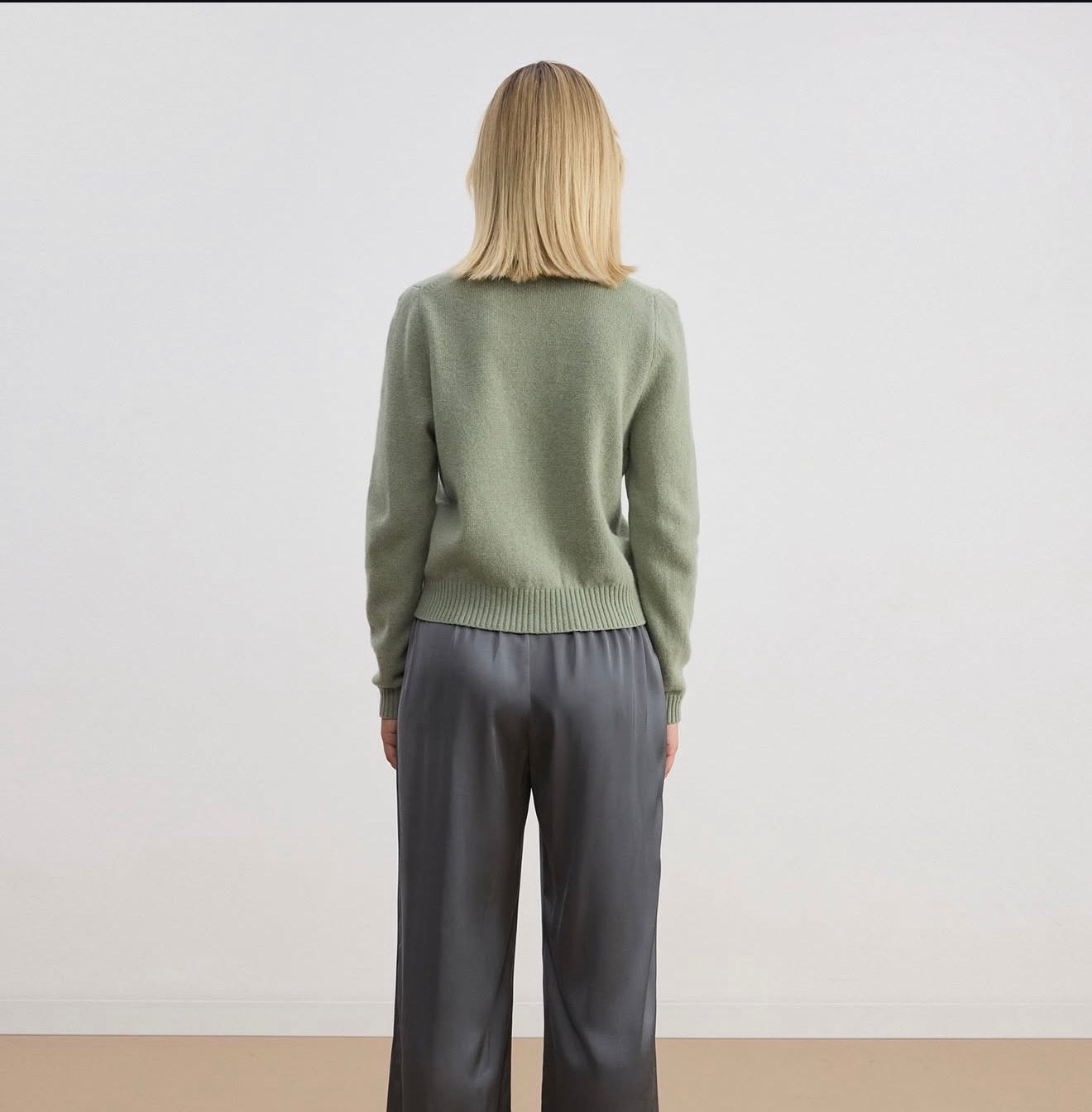 Cropped merino cardigan (Olive)