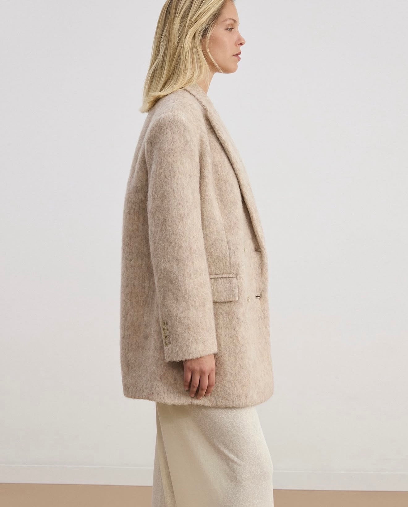 Double-breasted coat-jacket made of pile fabric