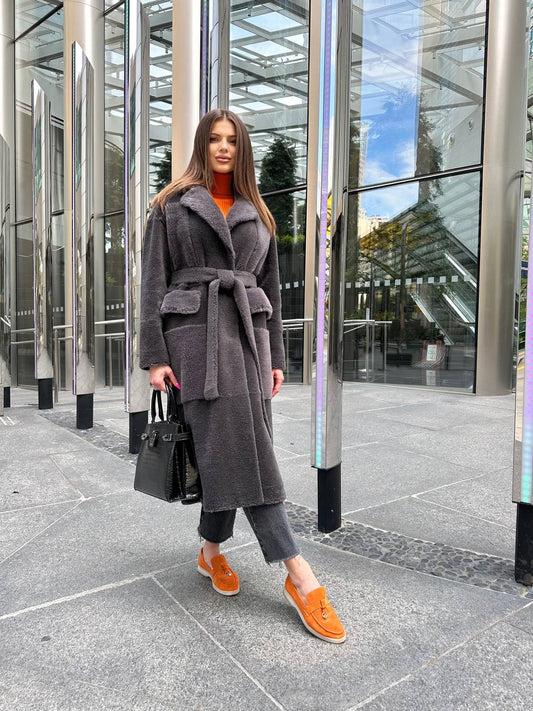 Elegant coat in grey color