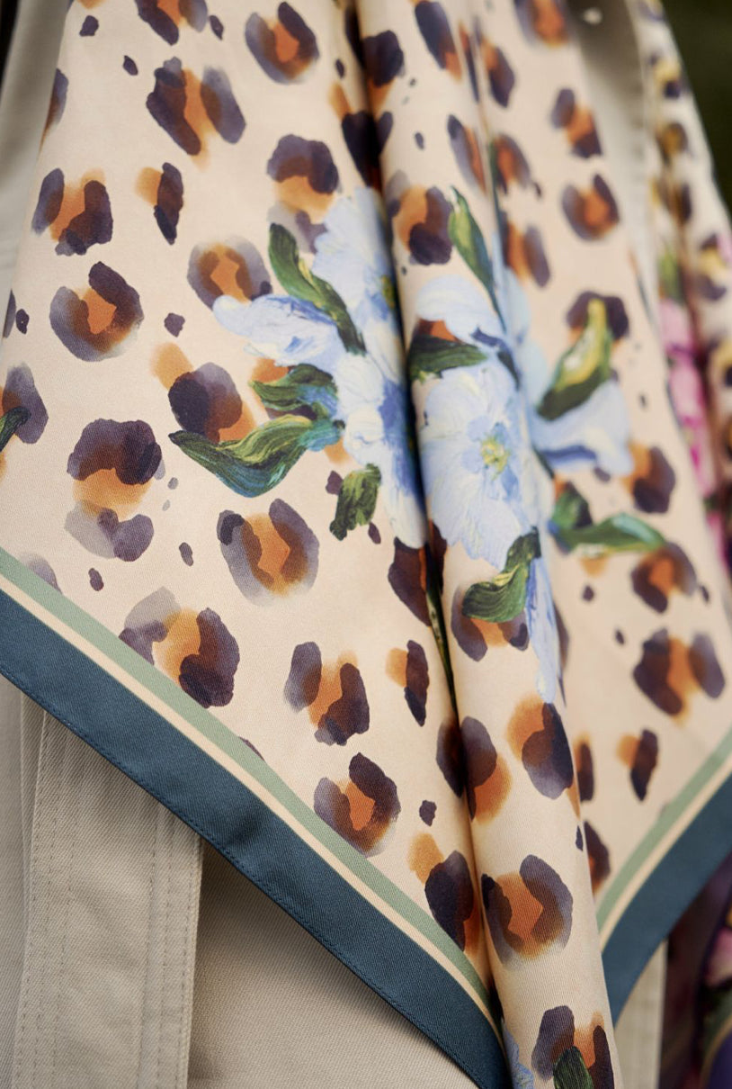 Premium silk scarf "A bold touch"