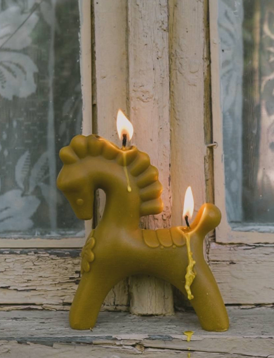 KONIK beeswax candle