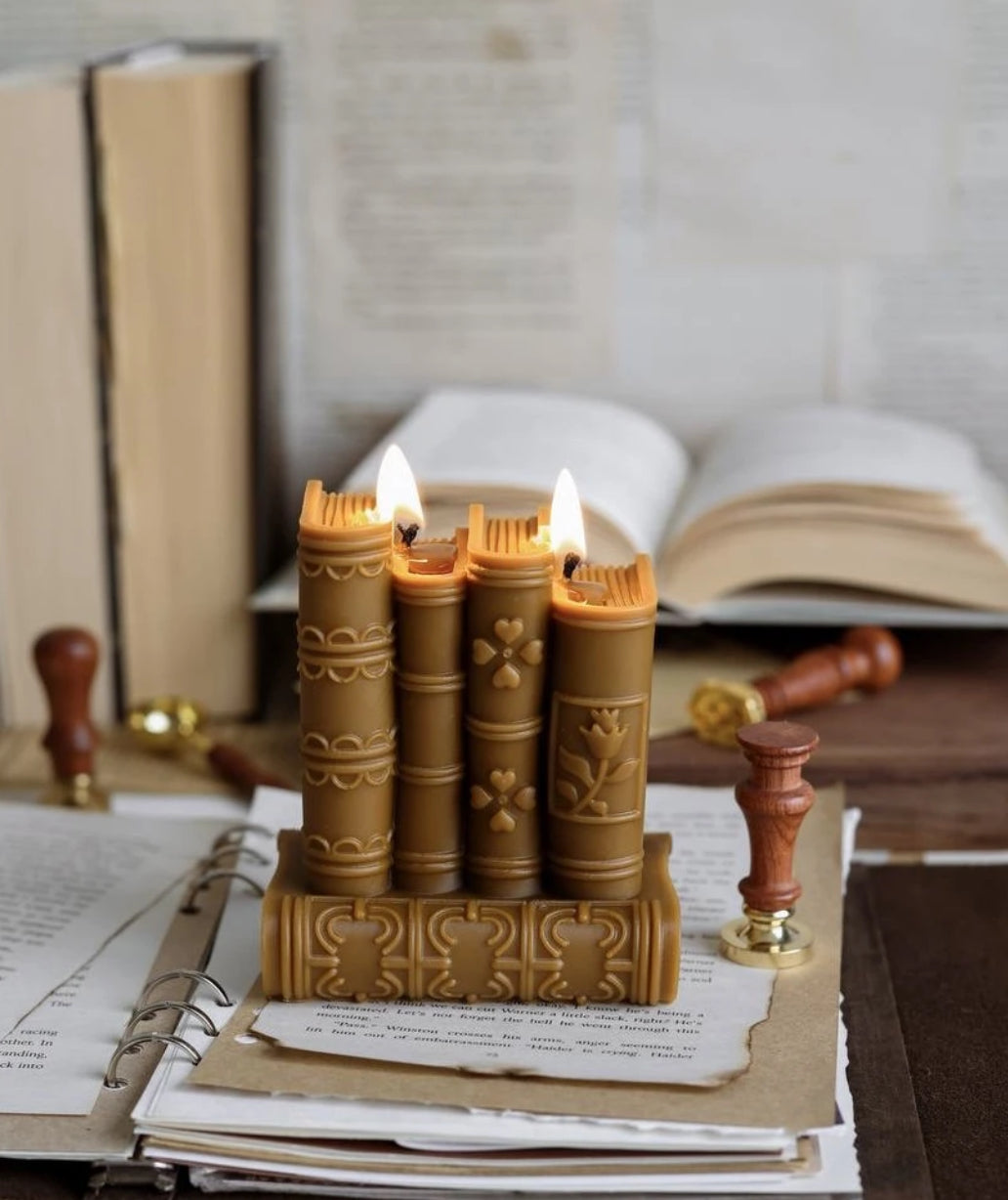 LIBRARY beeswax candle with 2 wicks