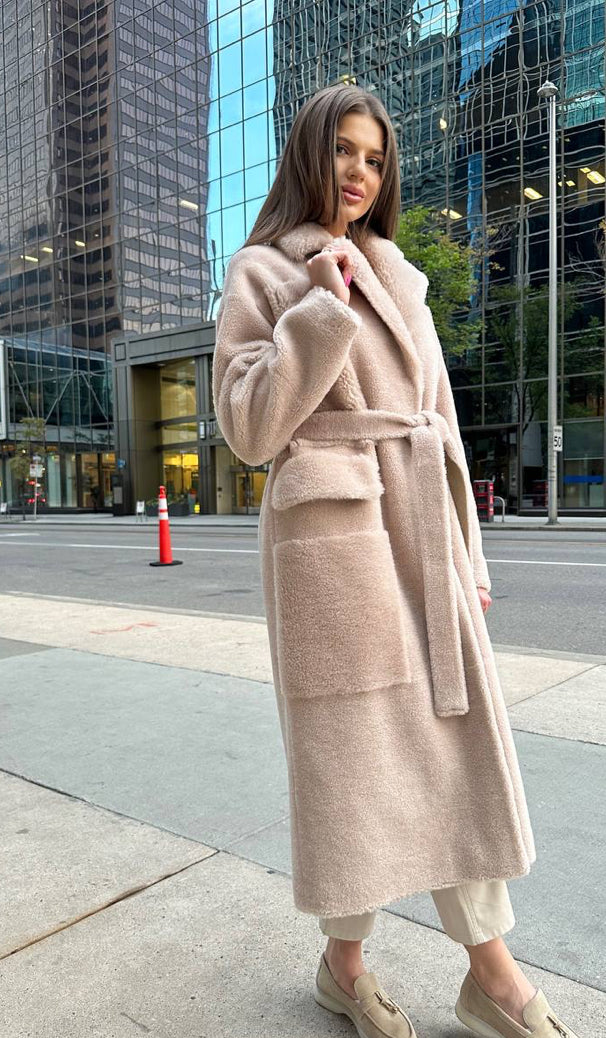 Eco-fur model crafted from 100% natural sheep’s wool