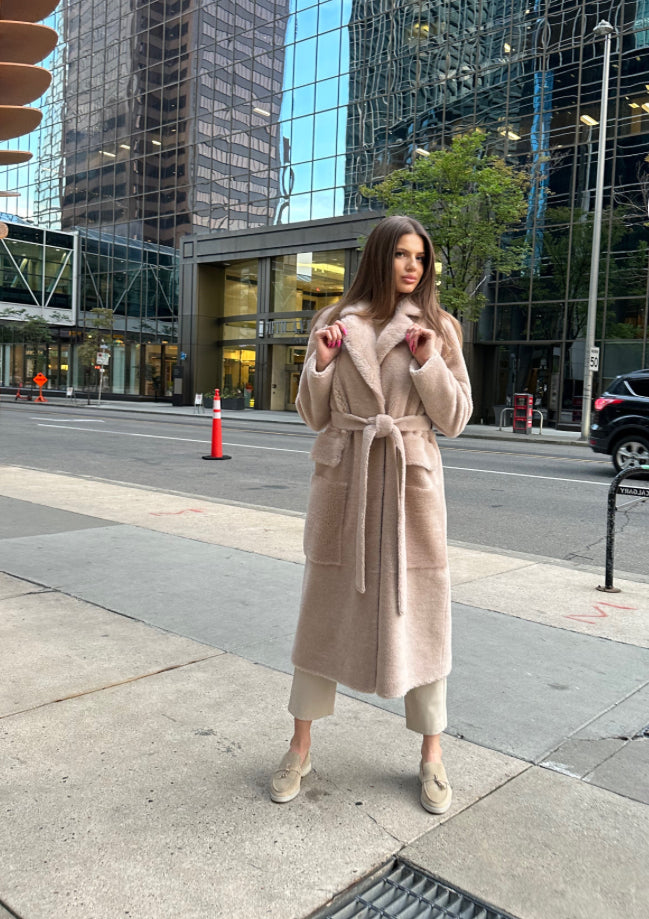 Eco-fur model crafted from 100% natural sheep’s wool