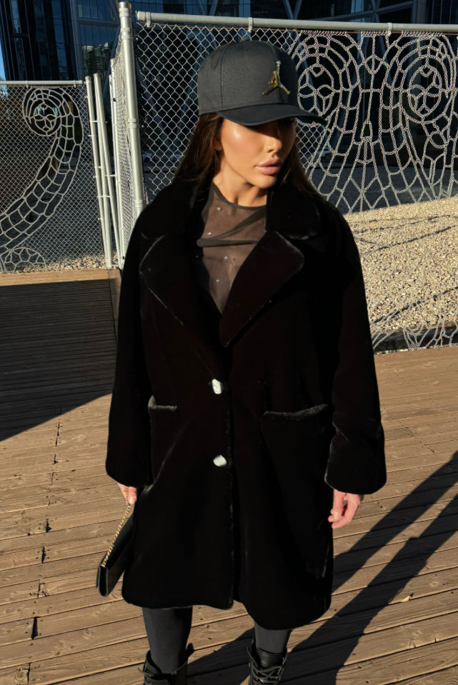 Very warm, 110 cm long, incredibly stylish and sophisticated fur coat