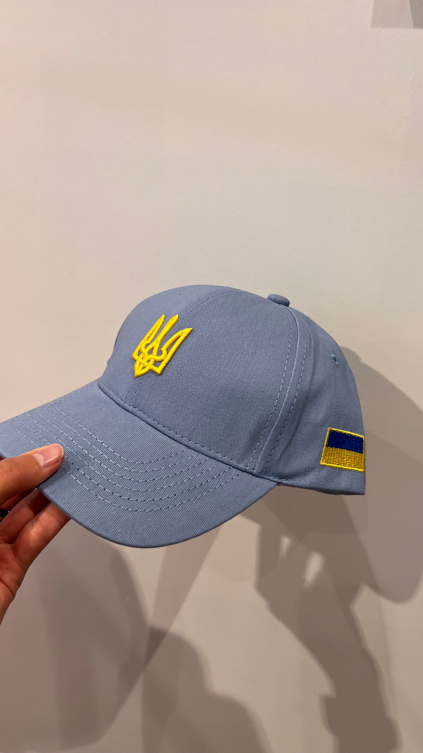 Cap blue with flag