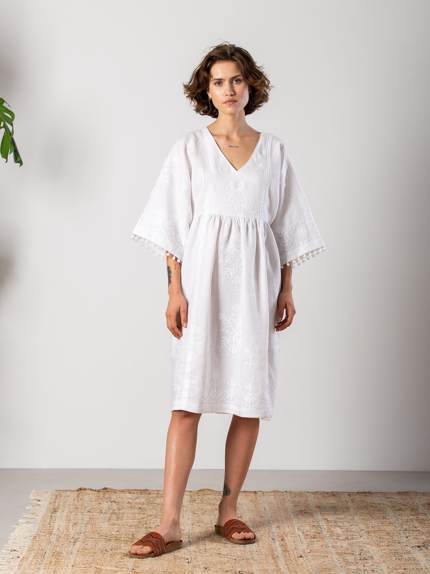 White easy linen dress with floral embroidery Virgin